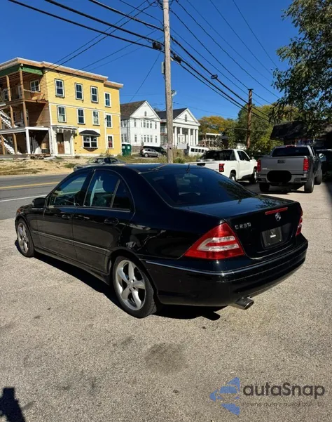 2006 Mercedes-Benz C 230 from USA, damaged, VIN WDBRF52H16F763400